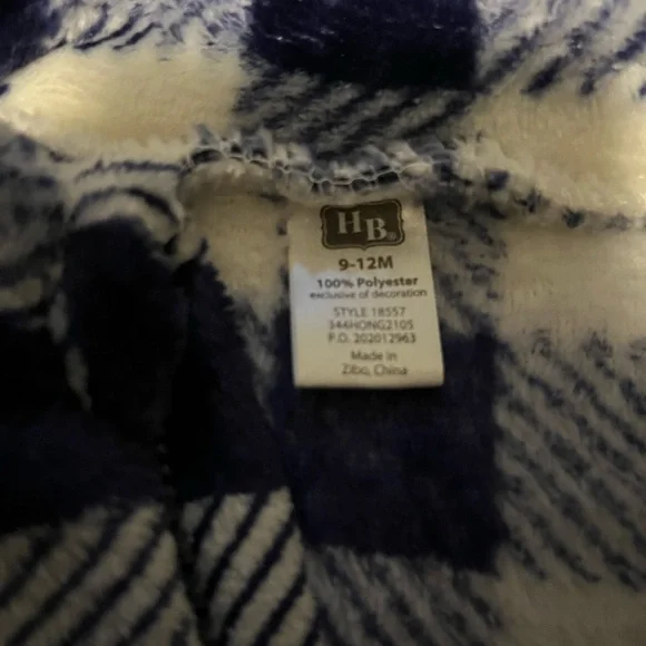 Cozy Fleece onesie - Picture 2 of 2